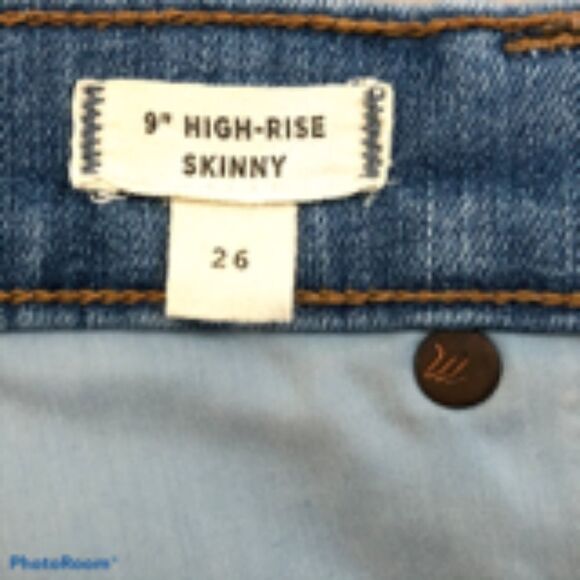 Madewell 9" High Rise Distressed Skinny Jeans - Picture 5 of 7